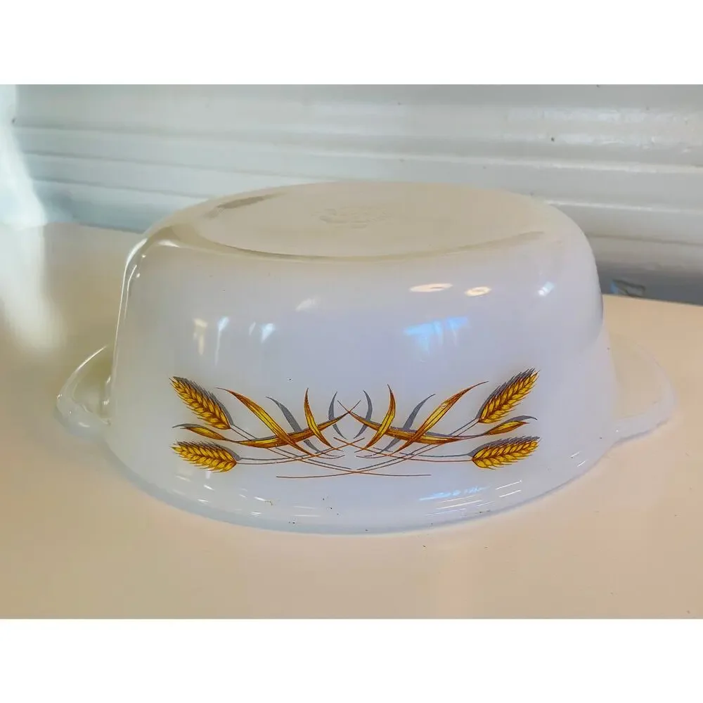 VINTAGE 60s Anchor Fire King Harvest Gold Wheat 1 QT Casserole Milk Glass Dish